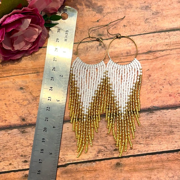 White and gold Long beaded earring - Picture 5 of 5